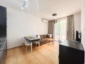 Horizons Embrace Apartments