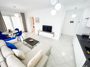 Sunrise to Sunset Vista