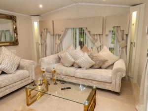 The Chalet at Tyn Lon