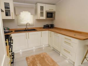 The Chalet at Tyn Lon