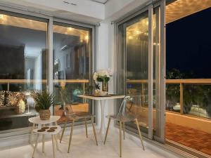 C3 Studio Facing Sea and Beach - Wifi, AC, terrace