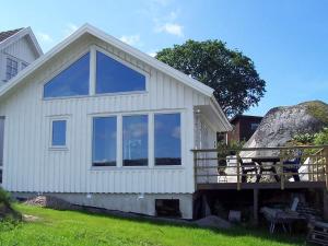 4 person holiday home in HENÅN-By Traum