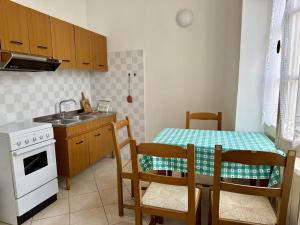 HOST4U - Dimora Antica in Centro a Porto Maurizio di Imperia - Casa Rina