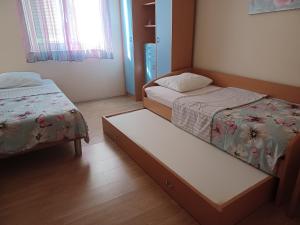 4-bedrooms with private pool !