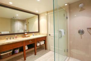 Honua Kai Konea 2 Free Rental Cars KBM Resorts Massive Lanai 2 Units 3 Bedrooms ML-1433