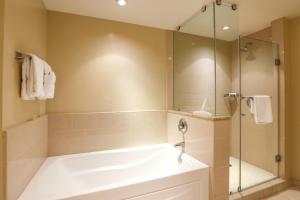 Honua Kai Konea 2 Free Rental Cars KBM Resorts Massive Lanai 2 Units 3 Bedrooms ML-1433