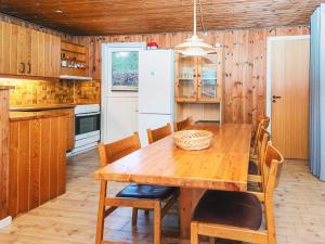 6 person holiday home in Fårvang
