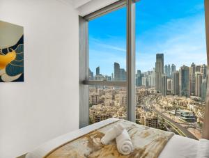 Kensington Lux 2BR Burj View and Dubai Mall connect