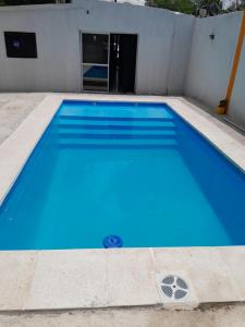 hogar entre montañas