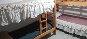 hogar entre montañas