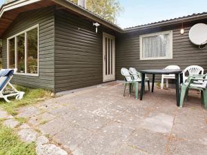6 person holiday home in Ebeltoft