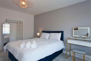 Free Parking 14-Bed Home Large Groups