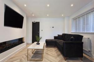 Free Parking 14-Bed Home Large Groups