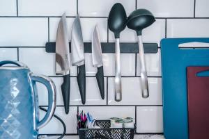 Stylish 1BR Apartment with EV Parking