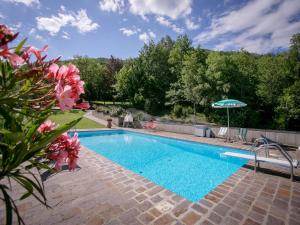 Villa in Tuscany with Private Pool and Hill View