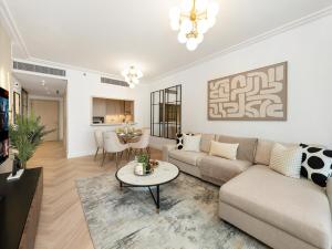 Stylish 1BR plus Study Burj View Apartment with Dubai Mall Connect - Ubytování bez kategorie ve městě Dubaj