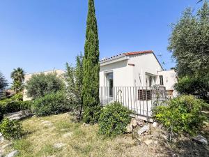 Holiday Home Villa Montes by Interhome