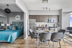 3 BR Enchanting Panoramas Lake Ontario w Balcony