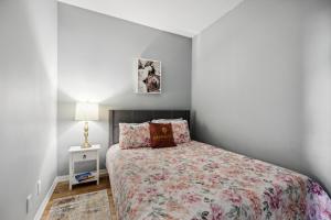 3 BR Enchanting Panoramas Lake Ontario w Balcony