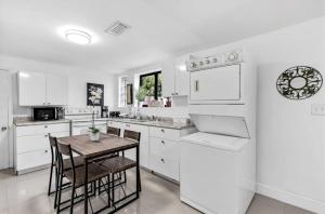 Vibrant Miami Living- Buena Vista Vacation Home close to beaches, Wynwood MORE