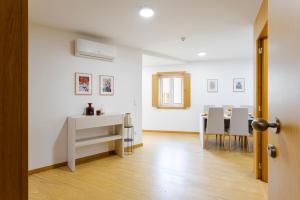 Modern & Central Flat w Garage by HostWise