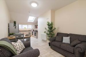 cheerful double en-suite room with free wifi