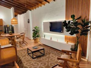 Ambiente natural y amplio, con vista panorámica de Medellín 501