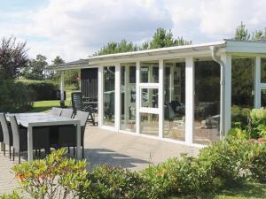 6 person holiday home in Hadsund