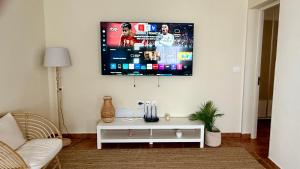 Casa Conrado, 2 bedroom modern oasis, good location