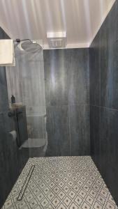 Anthracite Apartment on Felicjanek Street by CityBeat