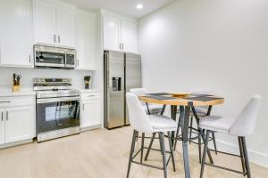 Stylish Brownsville Stay Coastal Day Trips!