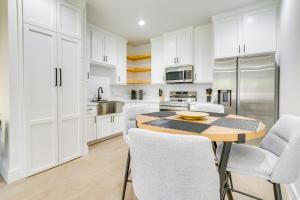 Stylish Brownsville Stay Coastal Day Trips!