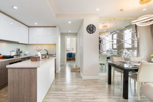 2BR 3BR Luxury Apartment Sky Pool