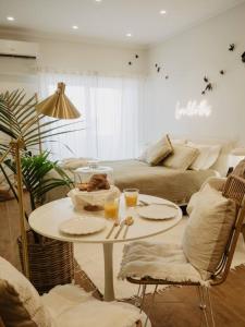 Stylish Studio Overlooking Lagos Marina - Mid-Term