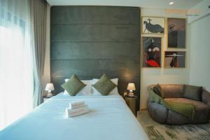 The Autograph-Art Meets Comfort