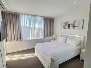 Lonsdale St in central Braddon