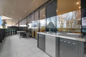 2BR Apartment in Box Hill Centre 20