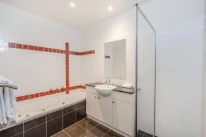 Lovely 2Brm Cityside