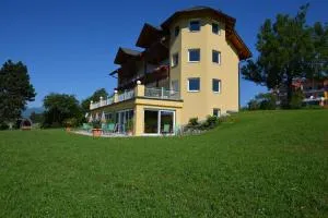 Pension Haus Claudia - Mittewald