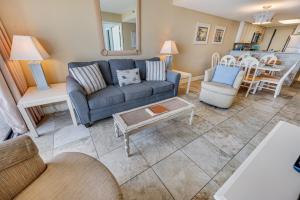 Stunning Views 2BR Oceanfront,Beach Cove Pools