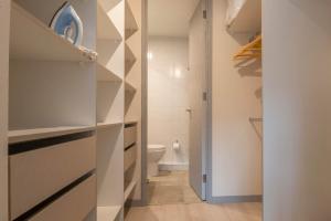 HOM I Exclusivo Dpto 1D1B 3PAX Santiago Centro