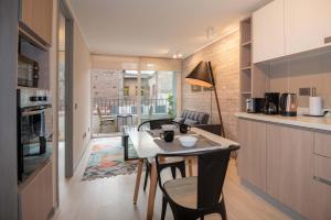 HOM I Exclusivo Dpto 1D1B 3PAX Santiago Centro