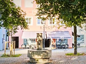 NEU! KINGS-Apartment - 300m zum Bahnhof - 6 Personen - Küche - Gerberplatz