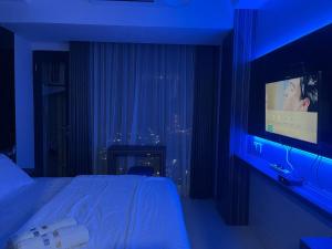 Service Apartment With Netflix, Sea View and High Floor