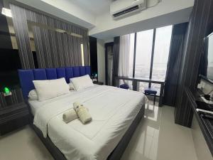 Service Apartment With Netflix, Sea View and High Floor