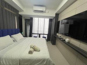 Service Apartment With Netflix, Sea View and High Floor