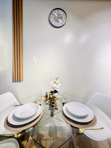 Twin Lakes Tagaytay - Uni Magical Suite