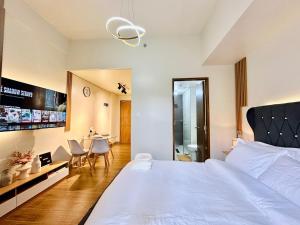 Twin Lakes Tagaytay - Uni Magical Suite