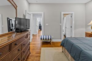 4568 Parkside Villa by Akers Ellis Rentals