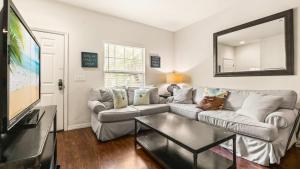 Upstay Modern 3BR Townhome with Pool near Disney